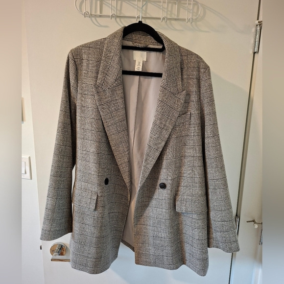 H&M Women's Gray Check/Glen Plaid Double-breasted Blazer (Size M) - Picture 3 of 11